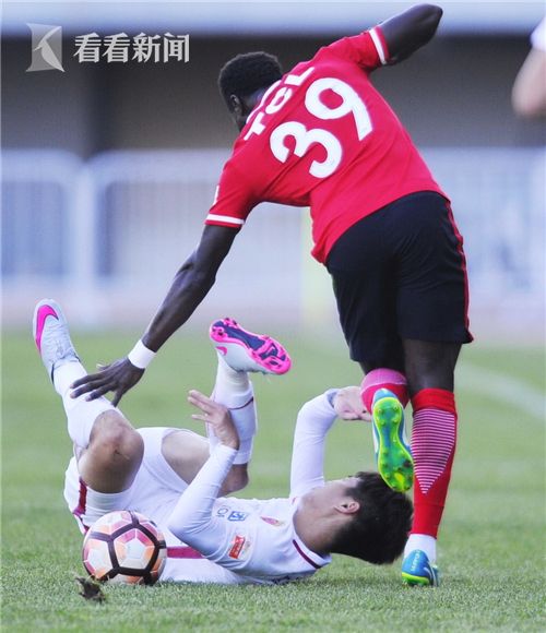 亚琛客场逼平对手，保级形势有所好转的简单介绍