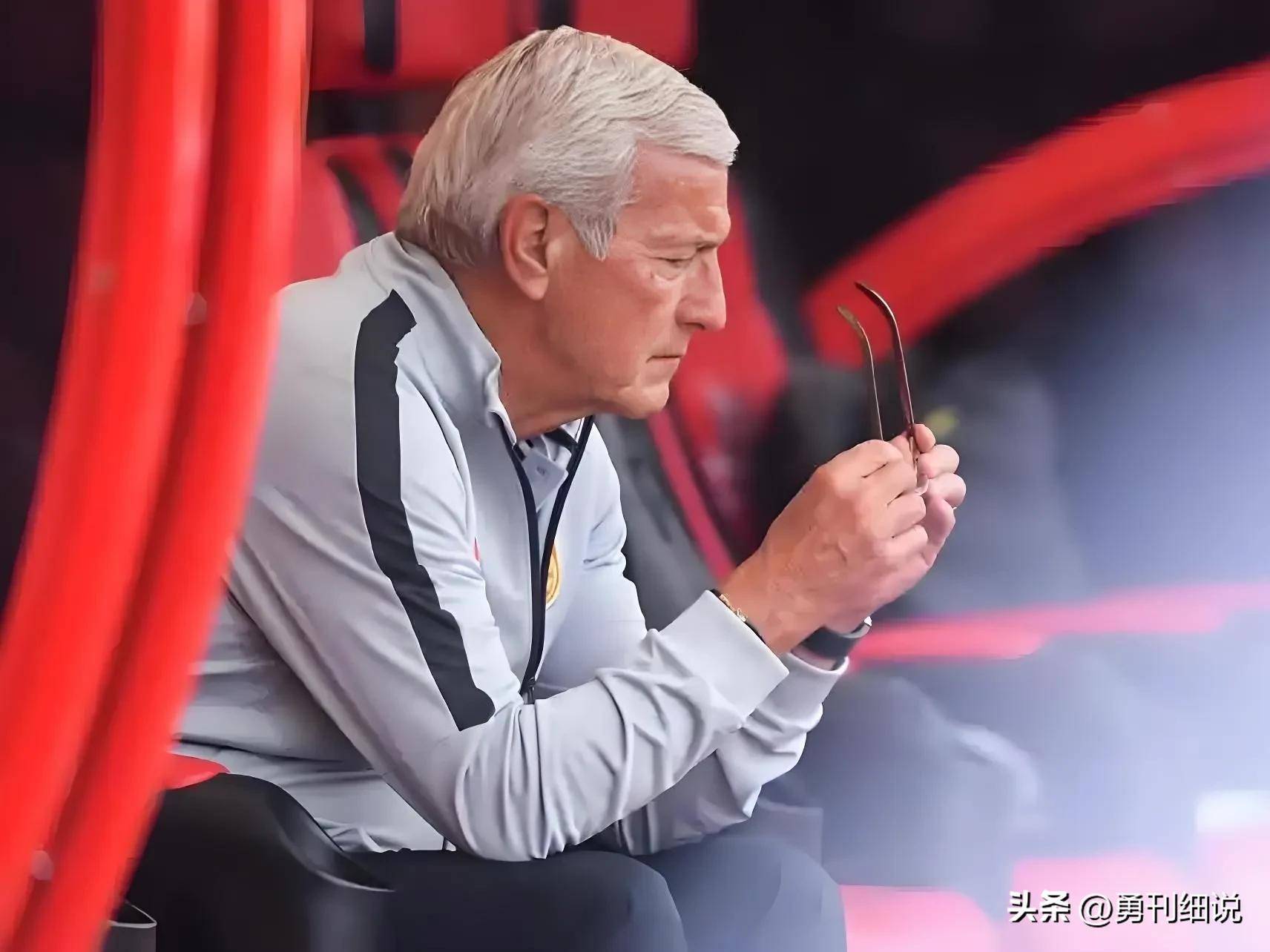 球队主教练推动战术变化，提升球队整体实力的简单介绍