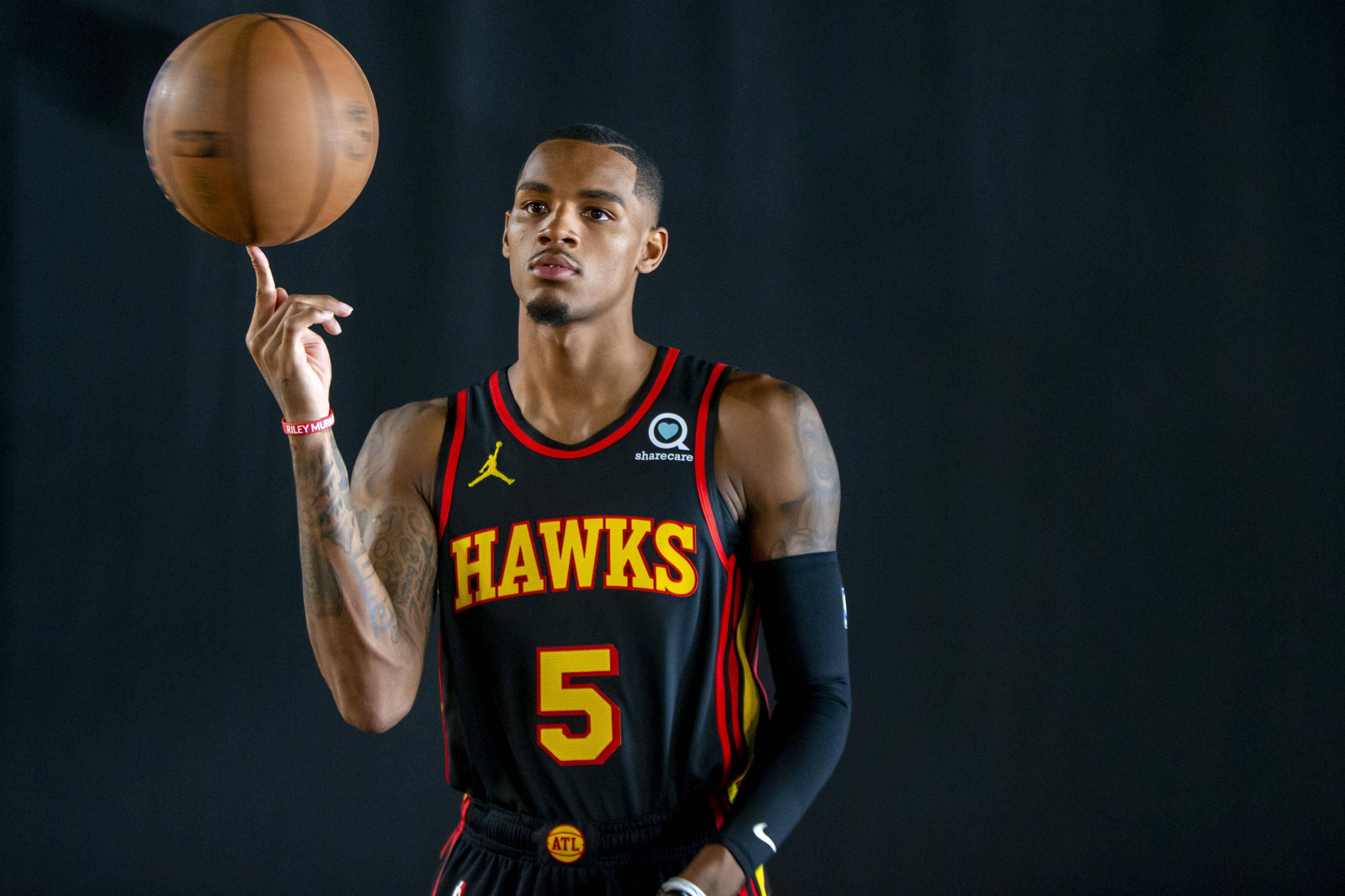 包含引领潮流的篮球巨星，将激起球迷无限热情的词条