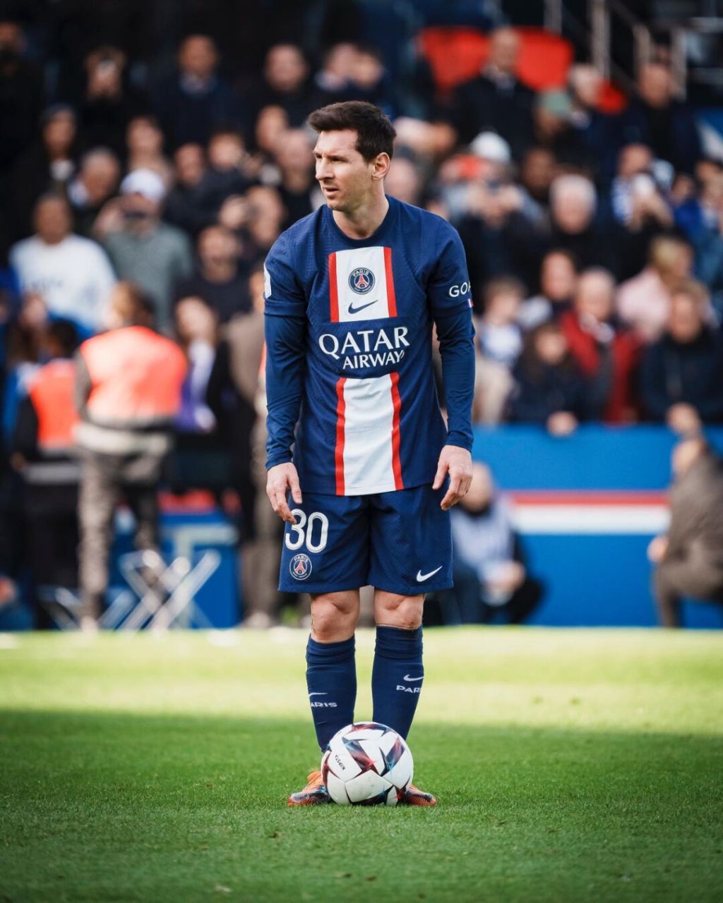 关于梅西缺阵巴黎圣日耳曼，球队踉跄的信息