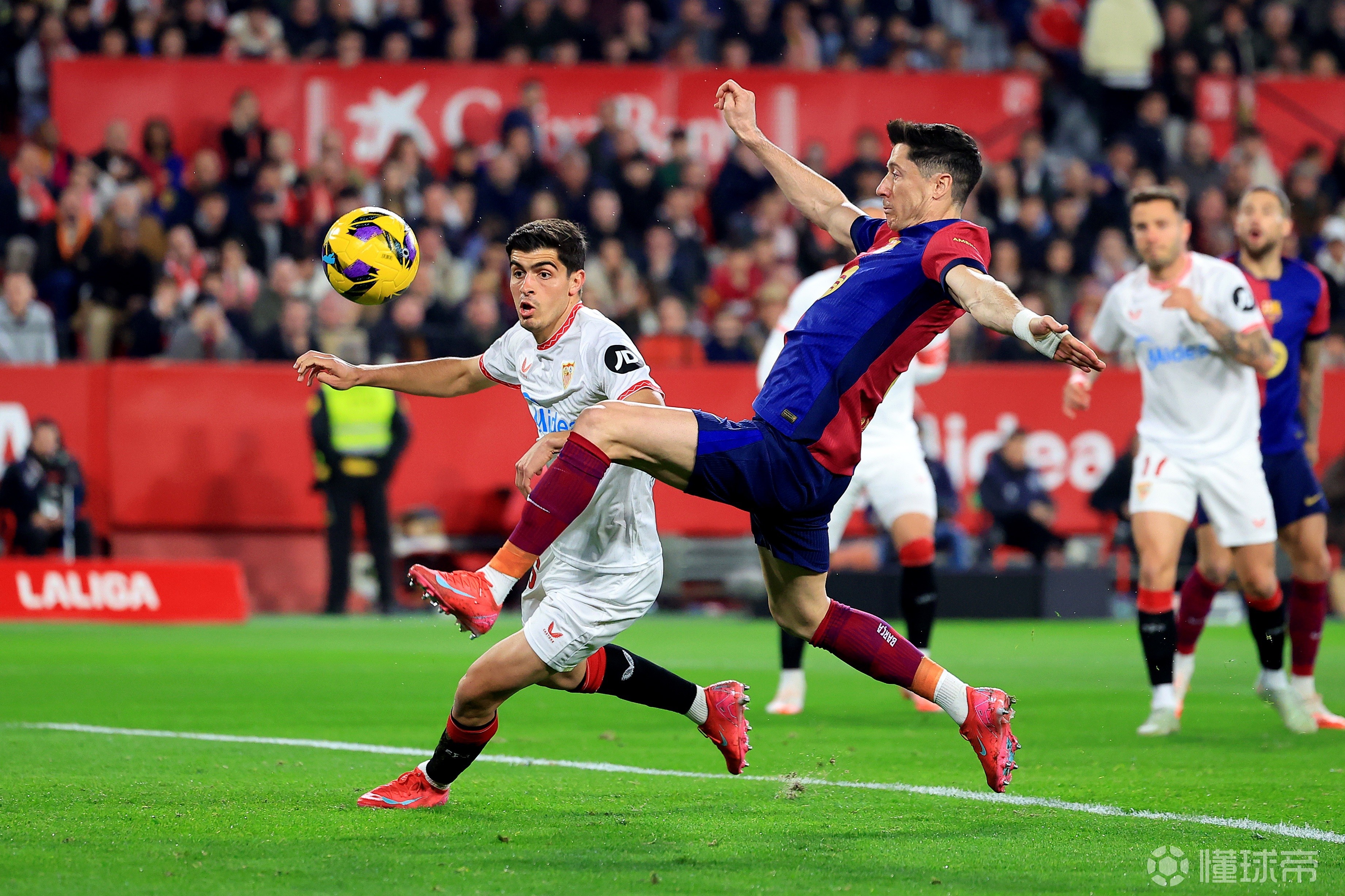 塞维利亚球队备战调整战术,力争取胜的简单介绍 塞维利亚球队备战调整战术,力争取胜的简单介绍