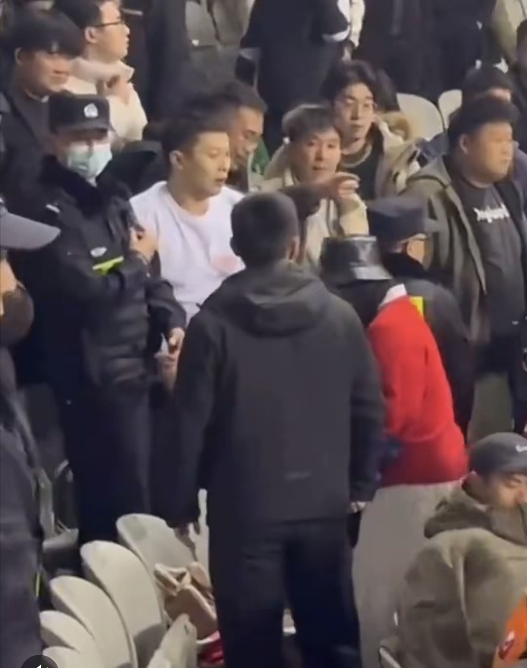 开云体育-广州恒大客场遭遇难堪，被北京人和逆转击败的简单介绍