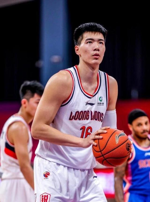 开云APP-关于广州队遭遇连败，球队状态令人担忧的信息