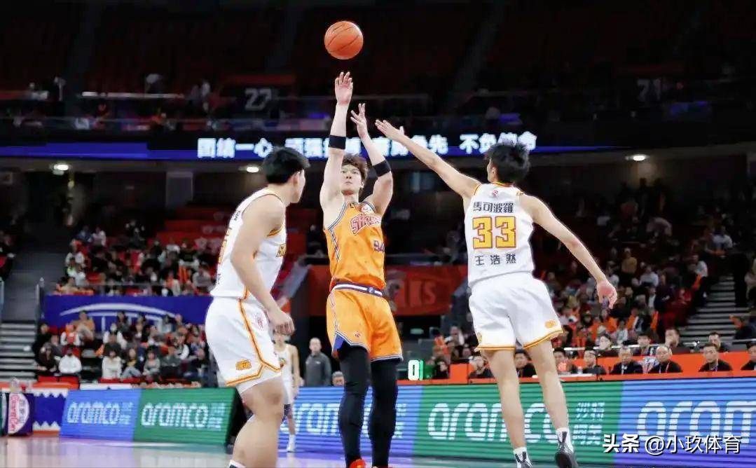 开云下载-上海大鲨鱼队的实力在赛季中逐渐显现