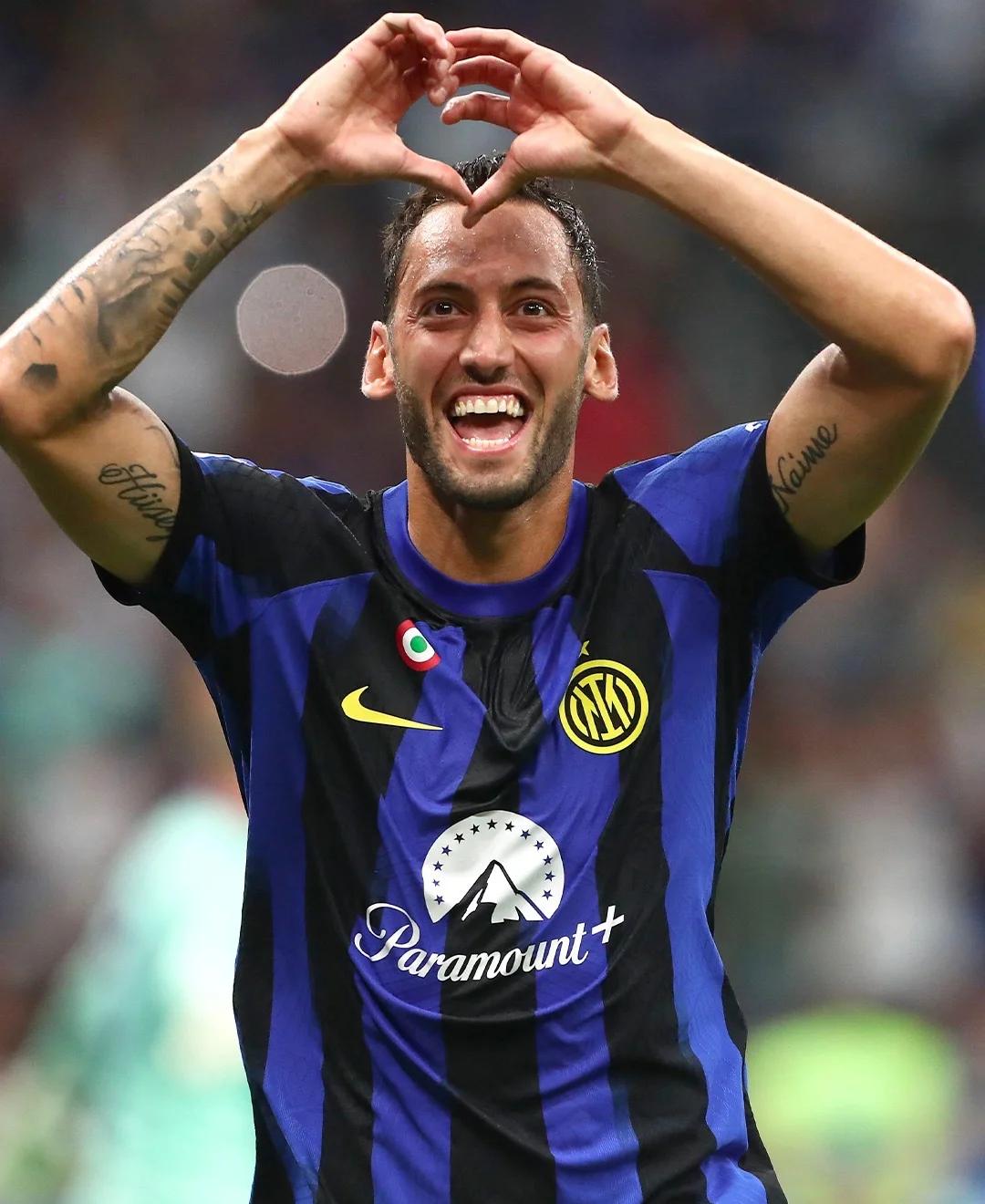 开云体育官网-快讯：AC米兰抵达美国备战世俱杯