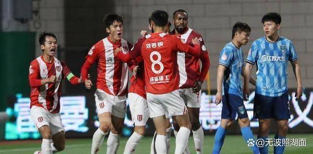 包含沃尔夫斯堡前景暗淡,主力球员表现未如人意的词条 包含沃尔夫斯堡前景暗淡,主力球员表现未如人意的词条