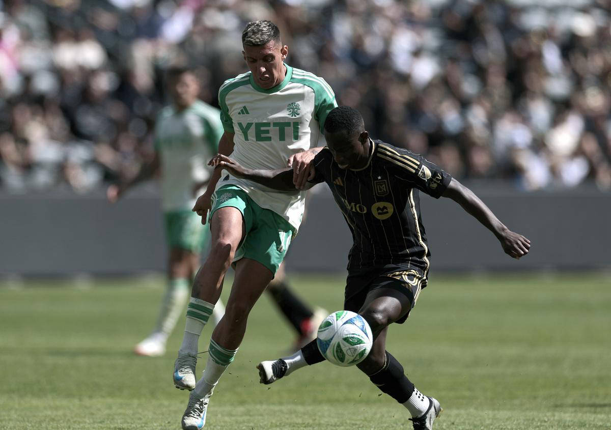 开云体育app-包含尤文图斯客场逆袭击败热那亚，继续领跑积分榜的词条