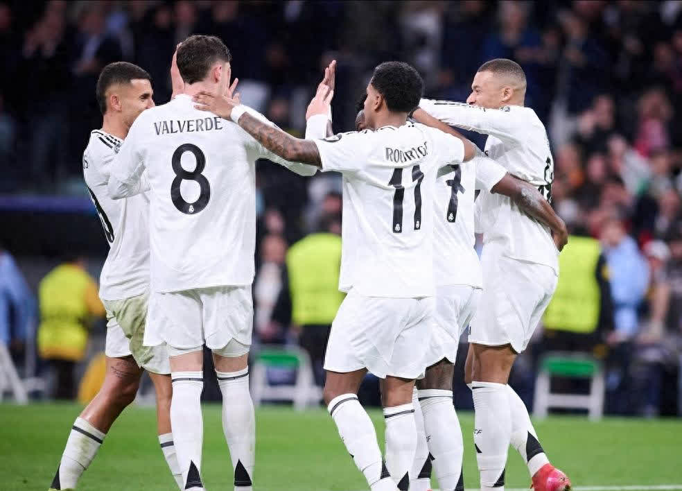 看点十足的比赛现场,球迷欢呼声不断的简单介绍 看点十足的比赛现场,球迷欢呼声不断的简单介绍