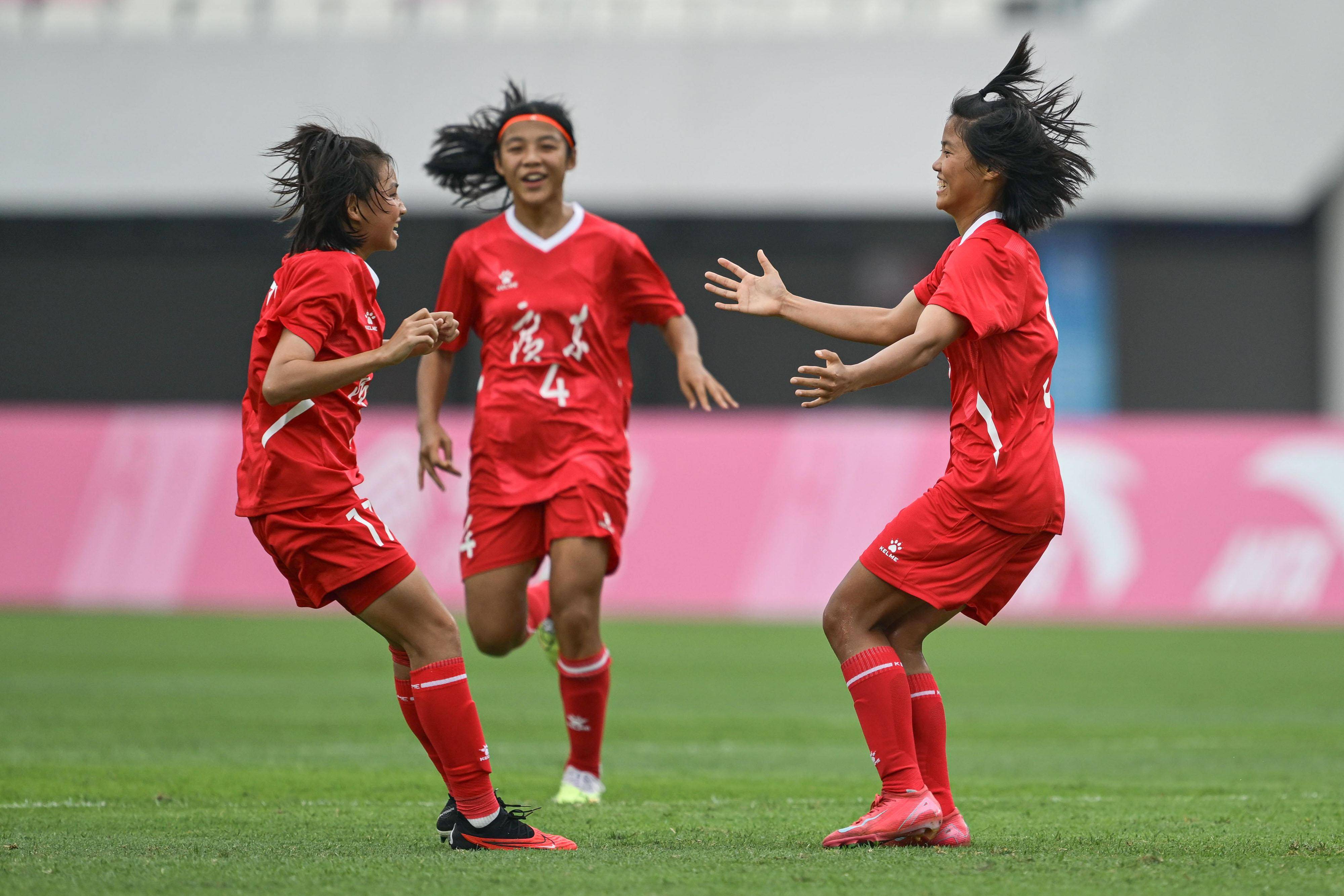 包含欧洲女足冠军争夺赛拉开帷幕,法国豪取开门红的词条 包含欧洲女足冠军争夺赛拉开帷幕,法国豪取开门红的词条