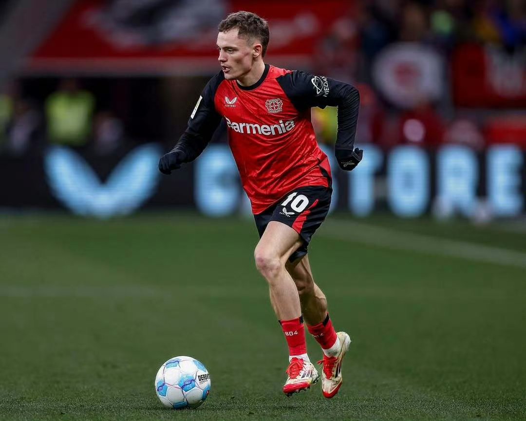 利兹联全队士气高涨,目标在眼前的简单介绍 利兹联全队士气高涨,目标在眼前的简单介绍