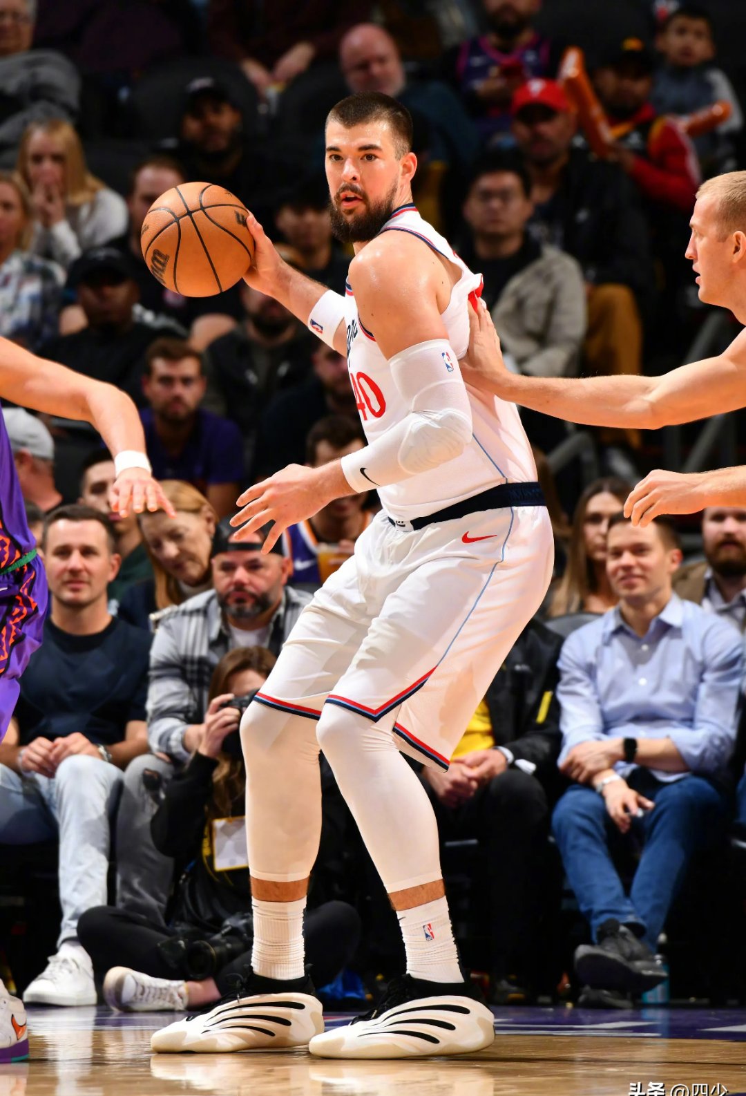 开云体育平台APP-包含本-西蒙斯内线得分，人击败活塞的词条