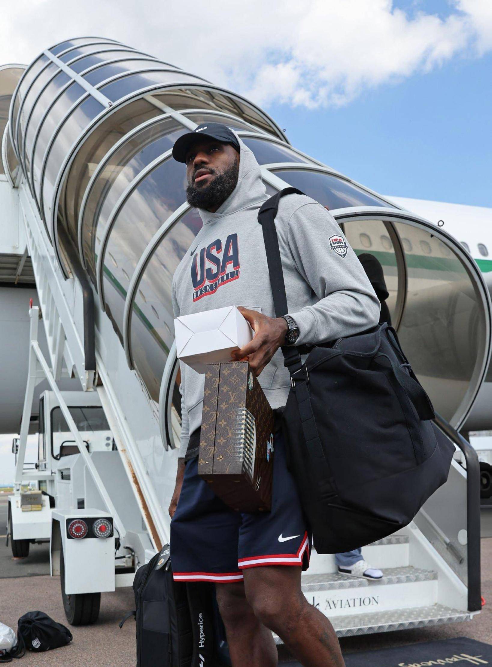 伦敦篮球比赛中球员们展现实力 伦敦篮球比赛中球员们展现实力