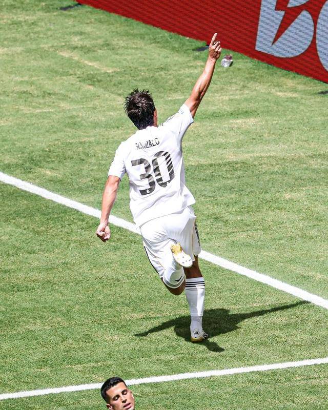 开云APP-包含皇马雄心勃勃，冠军之路摩肩接踵的词条