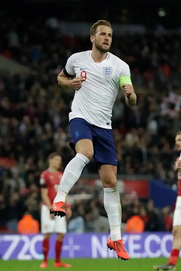 英格兰力克热刺,凯恩世界波破门中超的简单介绍 英格兰力克热刺,凯恩世界波破门中超的简单介绍