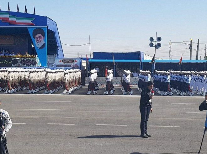 开云体育-球队换帅步步紧逼，保级大战一触即发