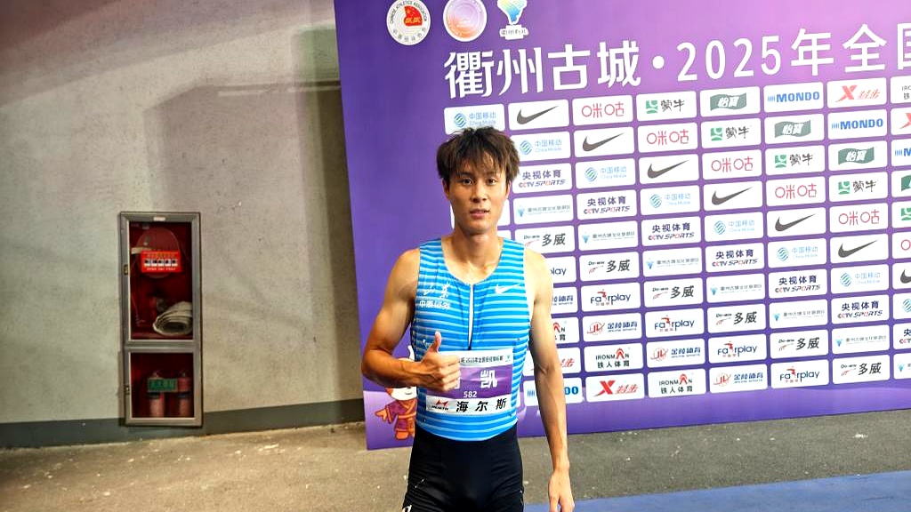 开云体育官方网站-包含跳水男选手表演完美，摘得金牌的词条