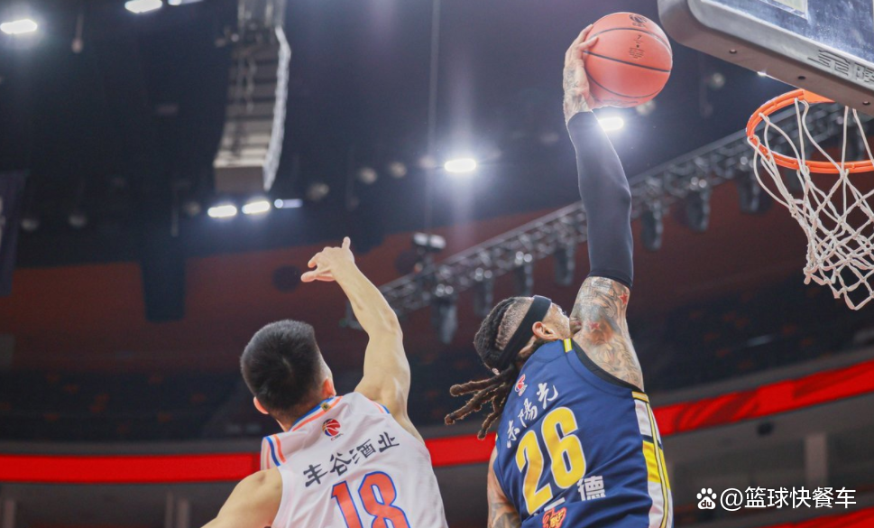 广东队主场击败四川，保持不败