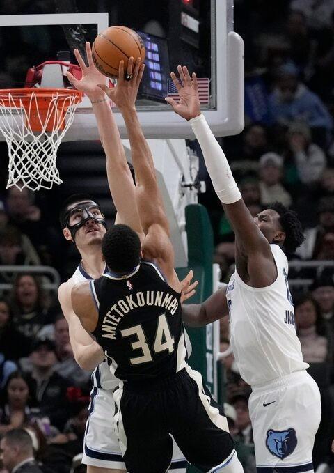 包含雄鹿逆转灰熊:字母哥砍下30+力挽狂澜的词条 包含雄鹿逆转灰熊:字母哥砍下30+力挽狂澜的词条