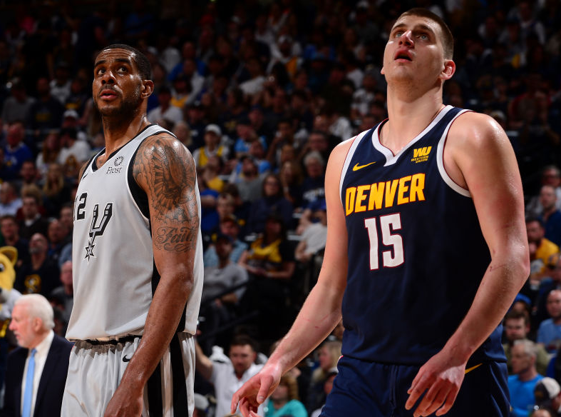 开云平台-凯尔特人逆转战胜马刺，福尔茨出色发挥