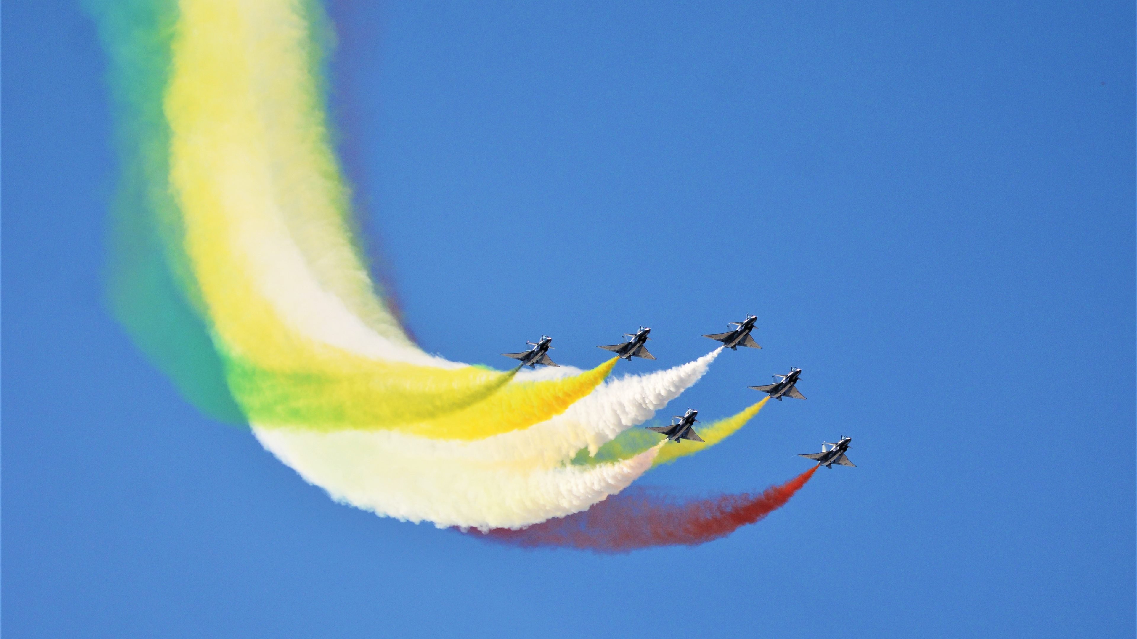 开云官网-福克斯魔影笼罩赛场，绿衫军铁蹄碾碎篮网迷梦