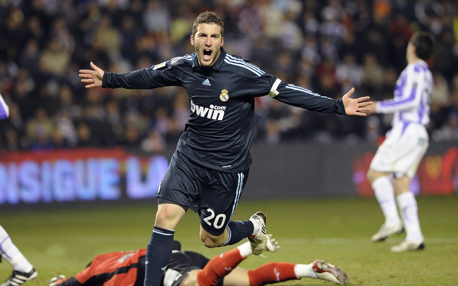 开云体育-三狮军团的团队风暴与维尼修斯的个人独奏，欧洲足球的双重胜利