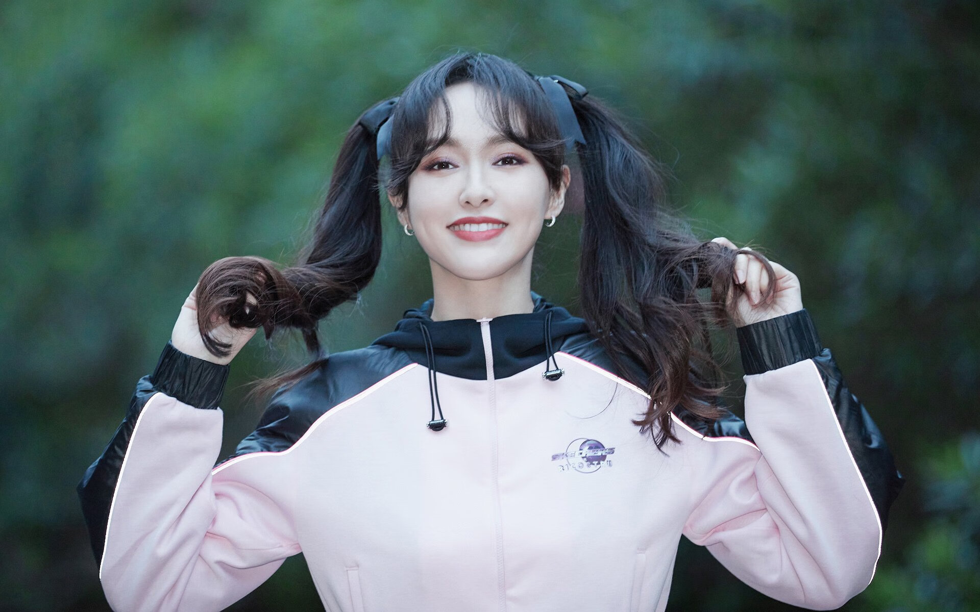 当总决赛哨声遇见沙漠风暴,体育世界的平行革命